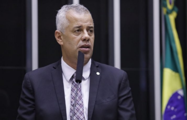 PL de Vieira de Melo prevê transferir para estados competência para regularizar terras de reforma agrária